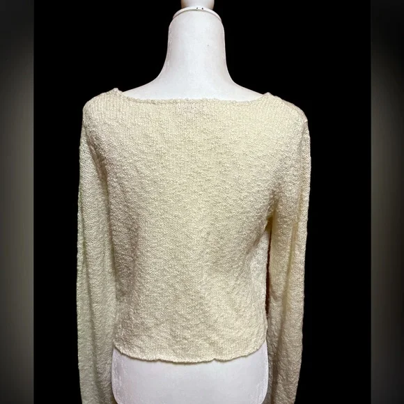 Cropped Sweater - Picture 3 of 3